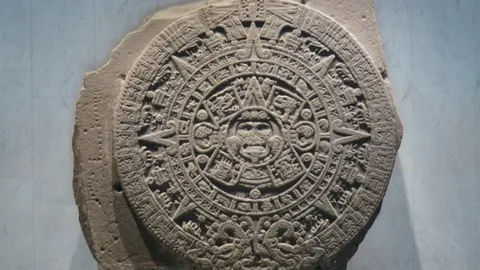 辛纳澳网男单成功卫冕，兹维列夫大满贯再添季军荣誉。