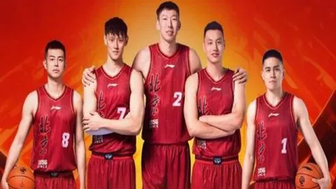 中国女足越南夺冠：张馨进球对手自摆乌龙